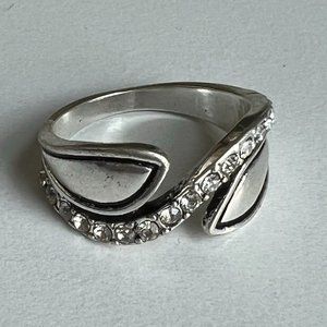 Vintage-style statement ring